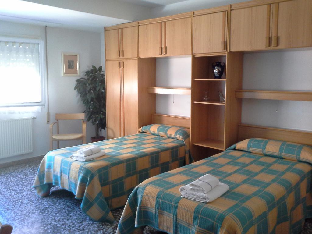 Chambre Triple avec Salle de Bains Commune