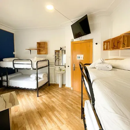 Az The Bridge Hostel - Coliving-2